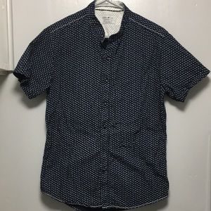 Level Ten button down shirt size Small. 100% cotton, In excellent condition.